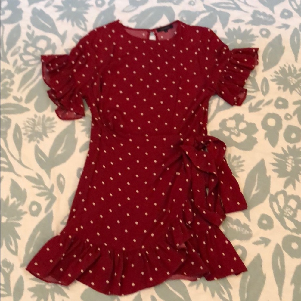 Olivaceous red and white polka dot wrap